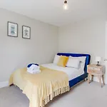 Balham Near Tube Victorian House 4 Bedrooms 9 Beds
